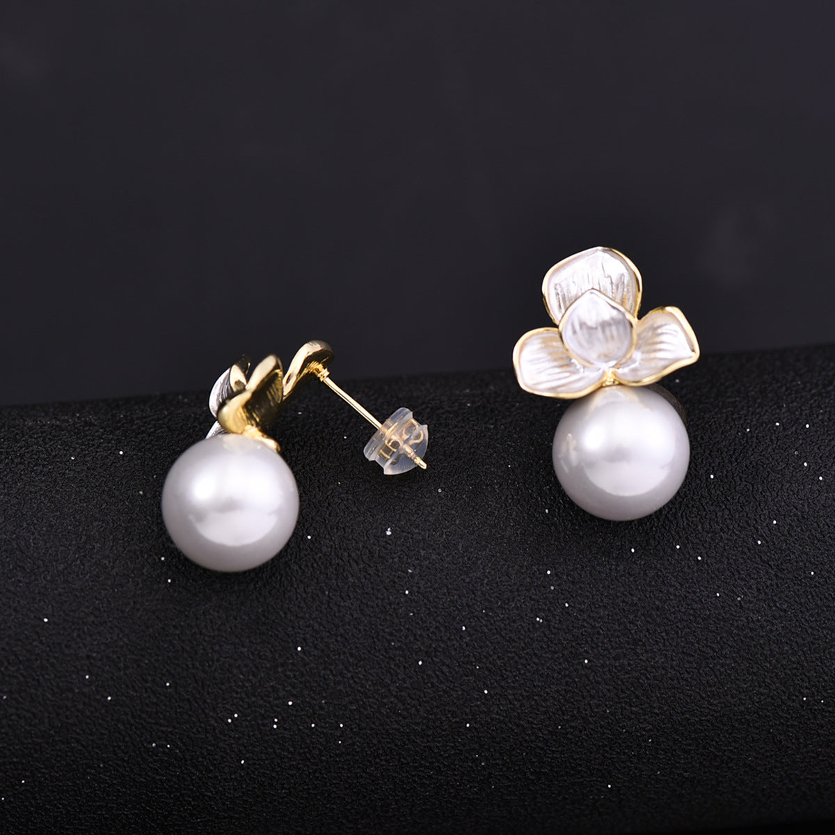 Elegant Flower Pearl High Sense Classic Style Camellia Fashion Light Earrings