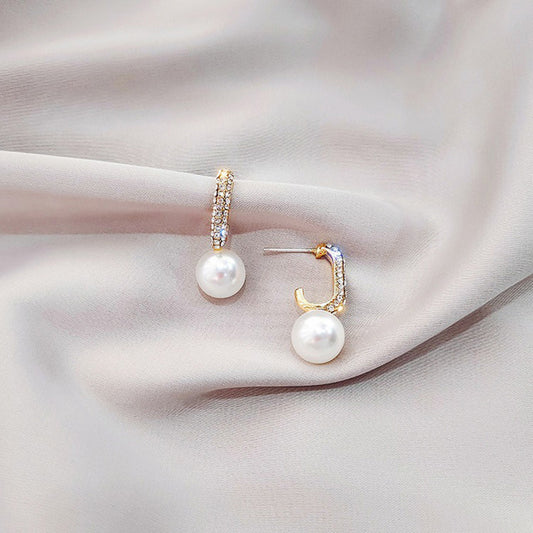 Style Personality Diamond Shaped Fashion Simple Pearl Stud Earrings
