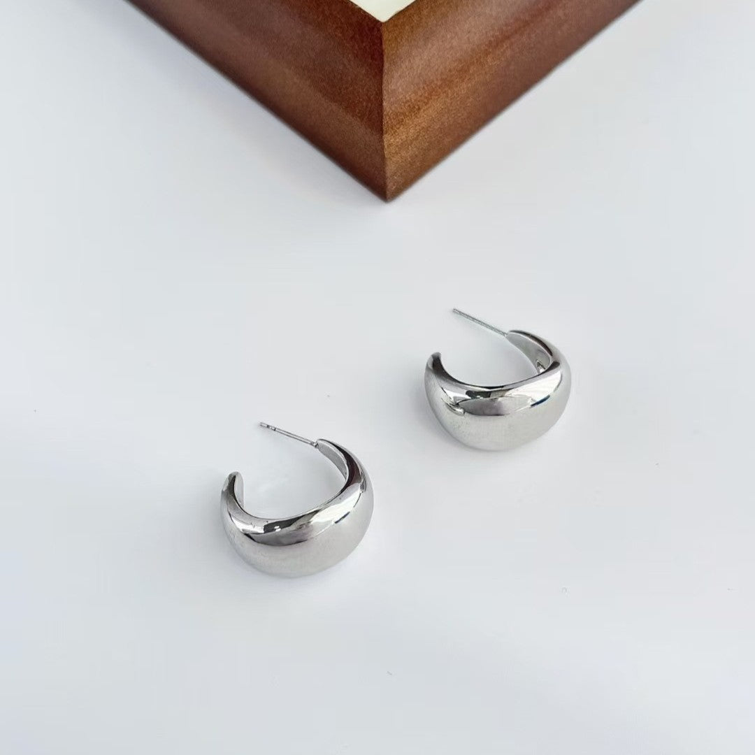 Exaggerated High-grade Texture Wide Surface Versatile Personality Design Earrings