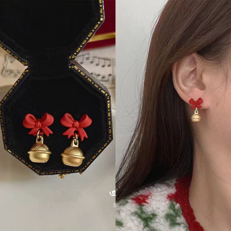 Women's Korean Style Sier Needle Elegant Pearl Love Heart Flowers Earrings