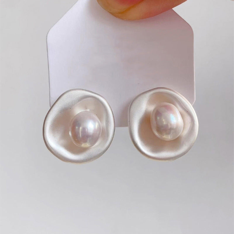Women's Needle Round Curved Geometric Ear Retro Personalized Temperamental Light Luxury Earrings
