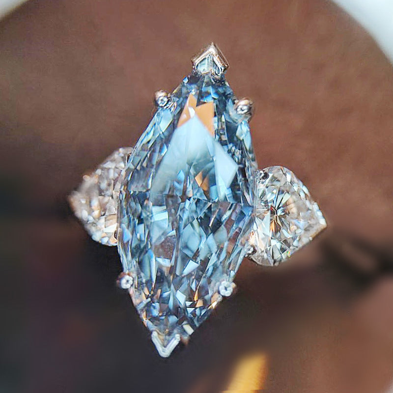 Women's Pad Blue Horse Eye Heart-shaped Zircon Rings