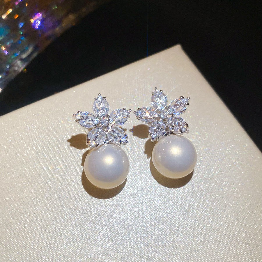 Women's Style Refined Zircon Flower Pearl Light Luxury High-grade Ear Earrings