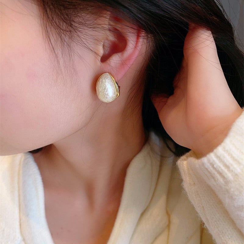 Entry Lux Cotton Steamed Bread Pearl Retro Stud Earrings