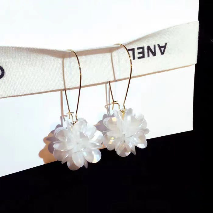 Women's Ball High-grade White Pearl Petal Geometric Ear Clip Stud Earrings