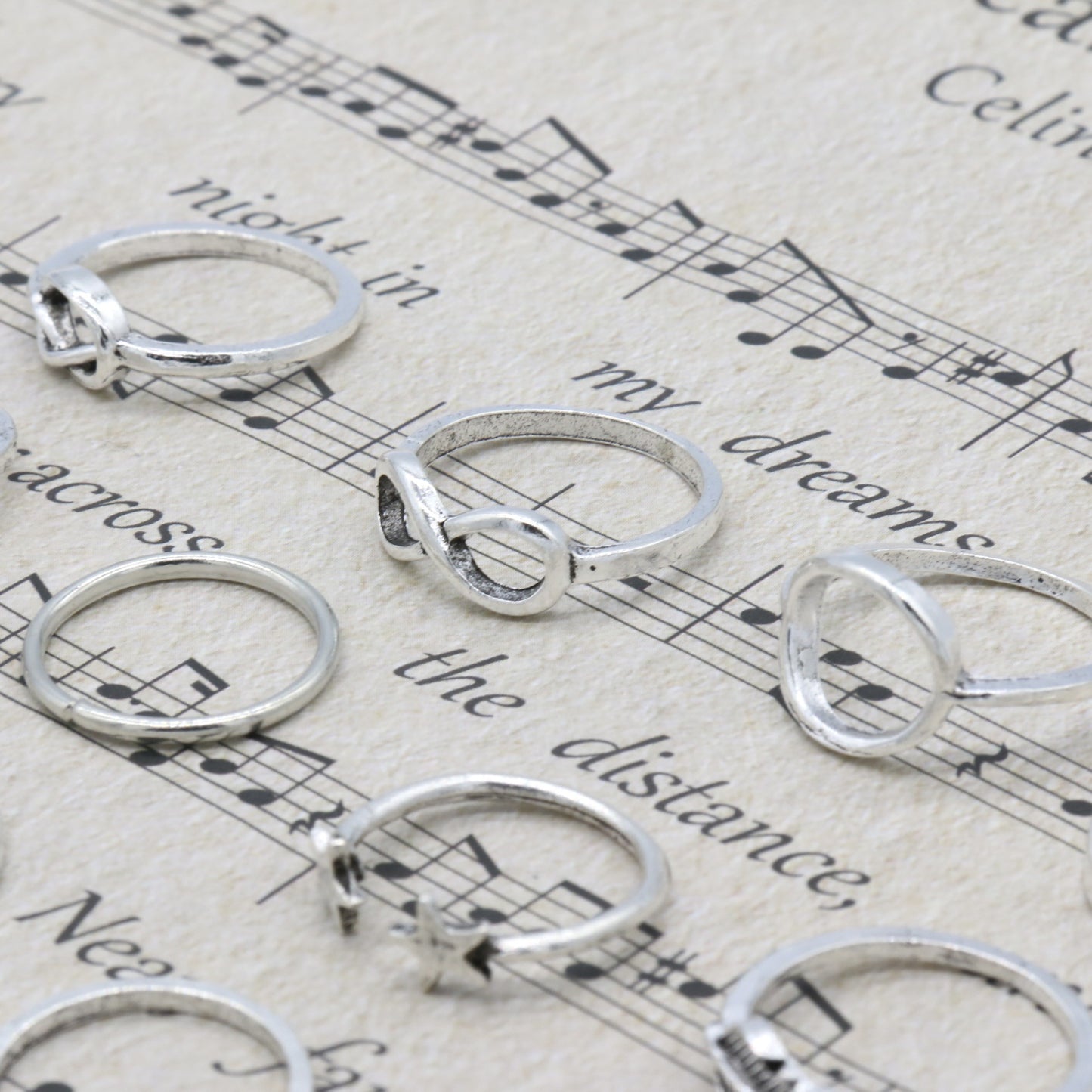 Retro Simple Leaf Arrow Devil Tail Five-pointed Star Knotted Rings
