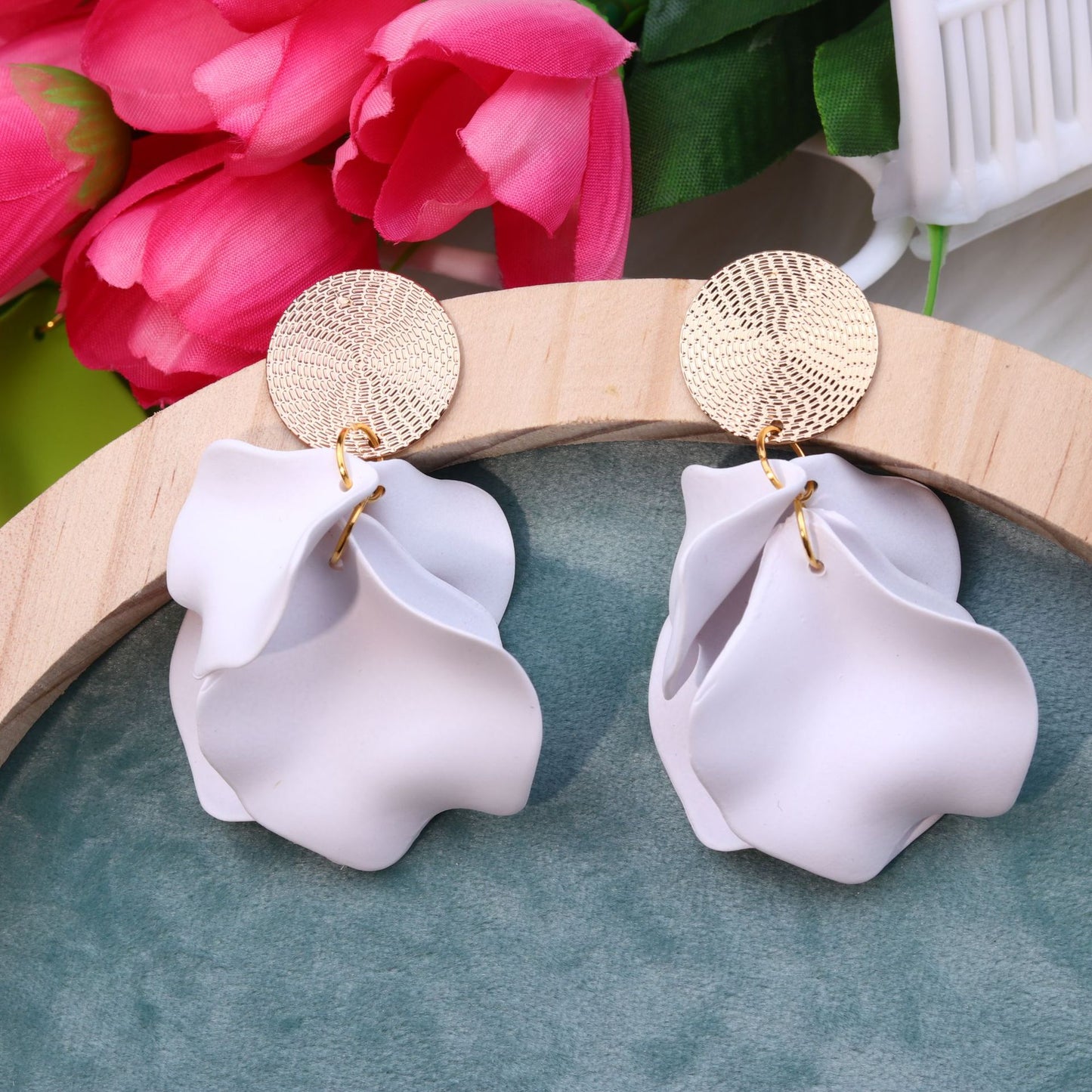 Women's Petal Spray Paint Pleated Candy Color Earrings