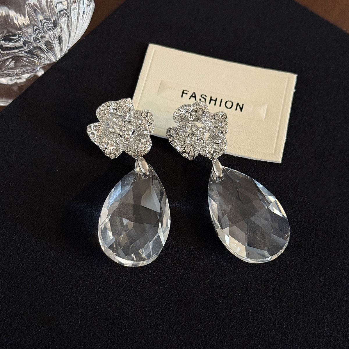 Women's Flower Water Drop Crystal Light Luxury Rings