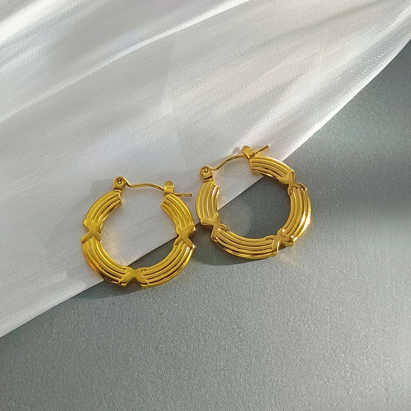 Women's Gold Light Luxury Stainless Steel Simple Trendy Earrings