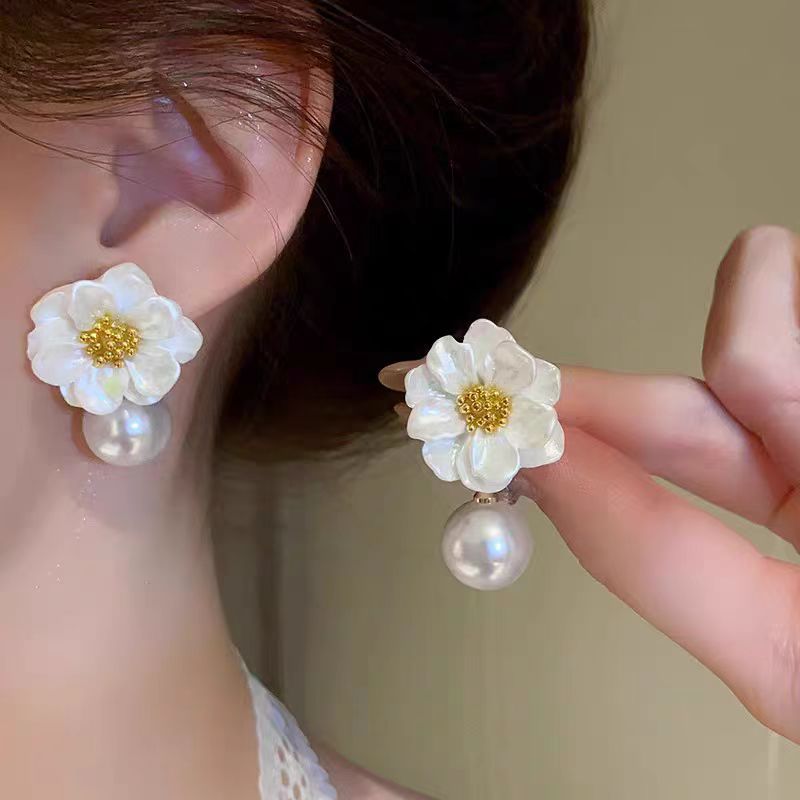 Fairy White Flower Pearl Niche Design Advanced French Entry Lux Rings