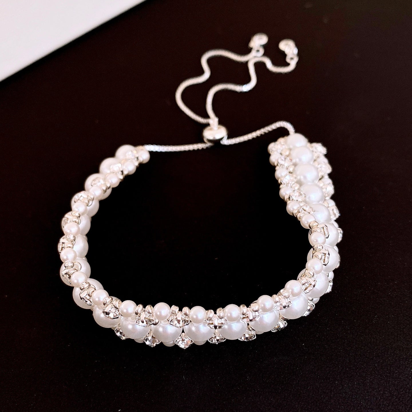 Women's Baroque Retro Diamonds Pull-out Pearl Light Luxury High-grade Elegant Graceful Bracelets