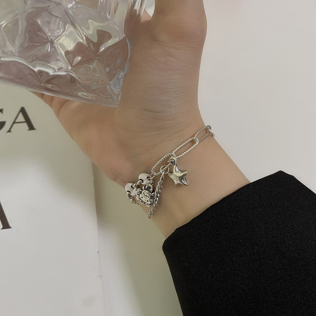 Women's & Men's Metal Sense Heart-shaped Design High Bracelet
