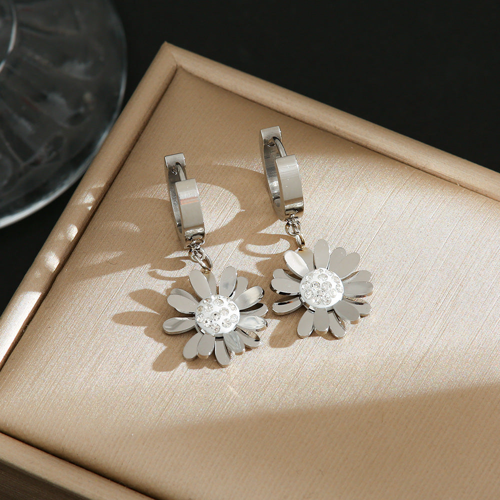 Trendy Titanium Steel Clover Ear Clip Earrings