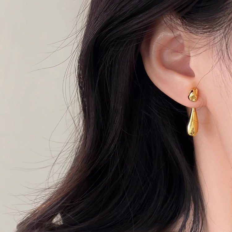 Women's Small Simple Hollow Pearl High-grade Refined Stud Earrings