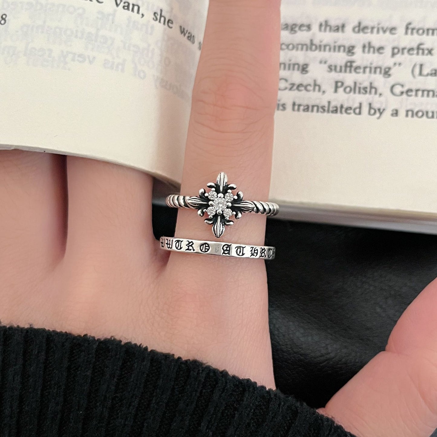 Women's Retro Distressed Double Layer Four Stars Design Opening Ring