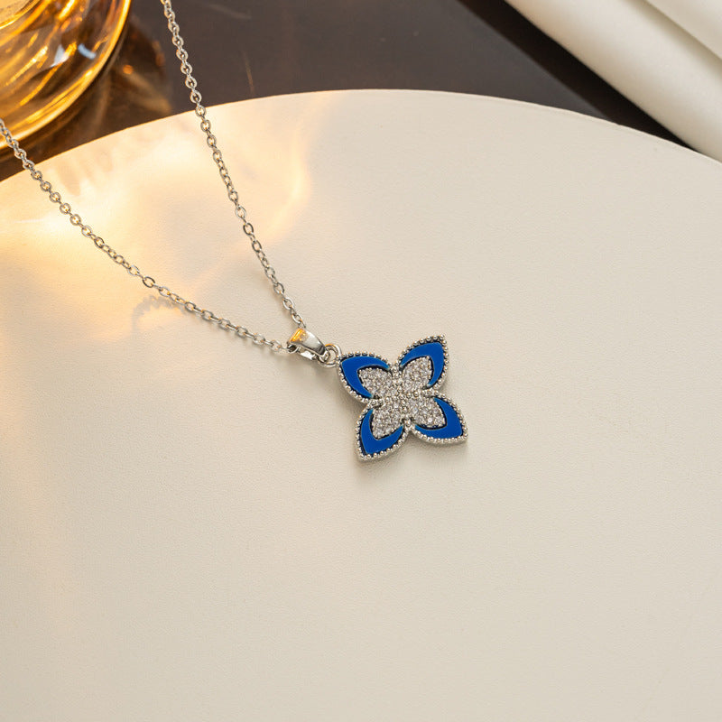 Design High-grade Light Luxury Titanium Steel Heart Flowers Necklaces