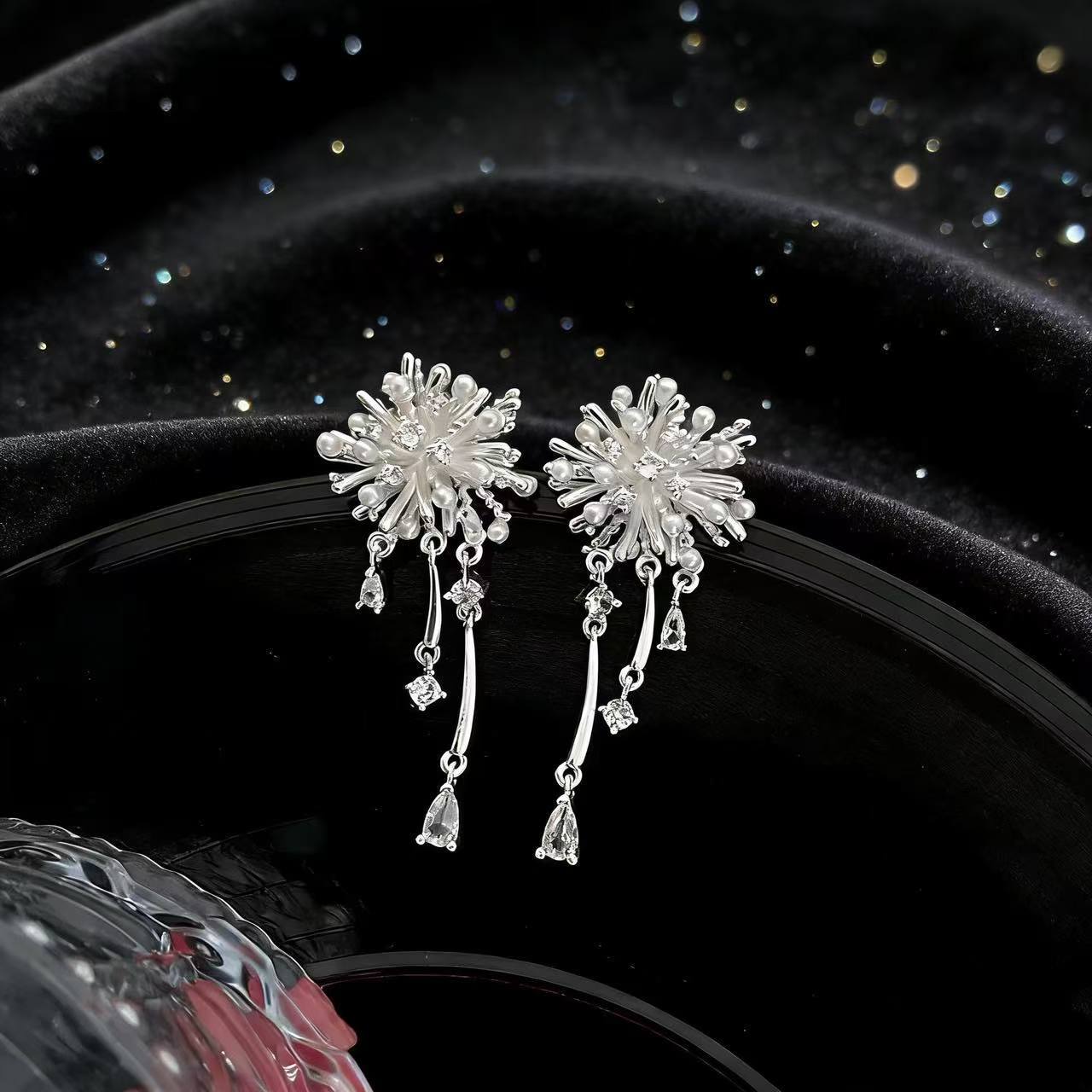 Women's Pearl Zircon Tassel Light Luxury High-grade Dignified Generous Style Earrings