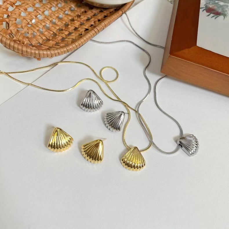 Women's Metal Fan-shaped Shell-shaped High-grade Cold Wind Sier Stud Earrings