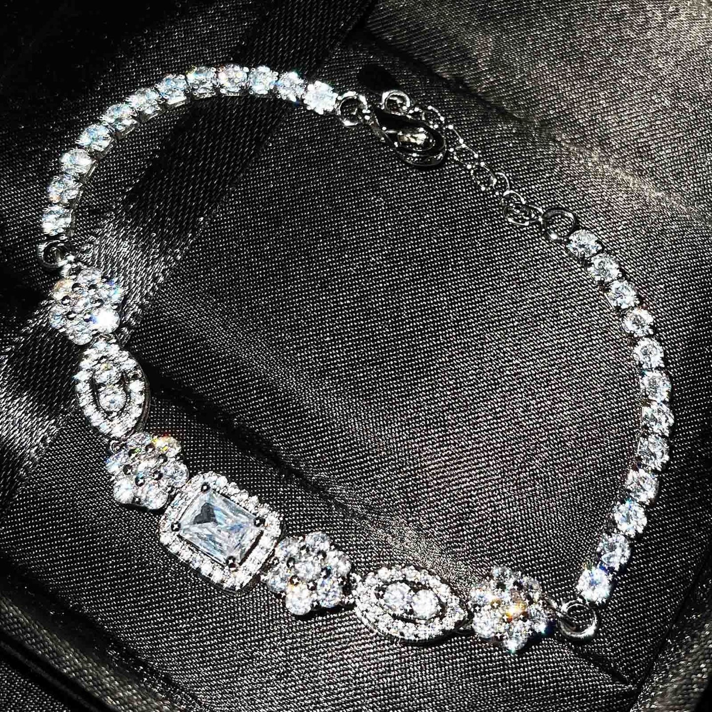 Women's Diamond Design Plated Sterling Sier Affordable Luxury Style Bracelets