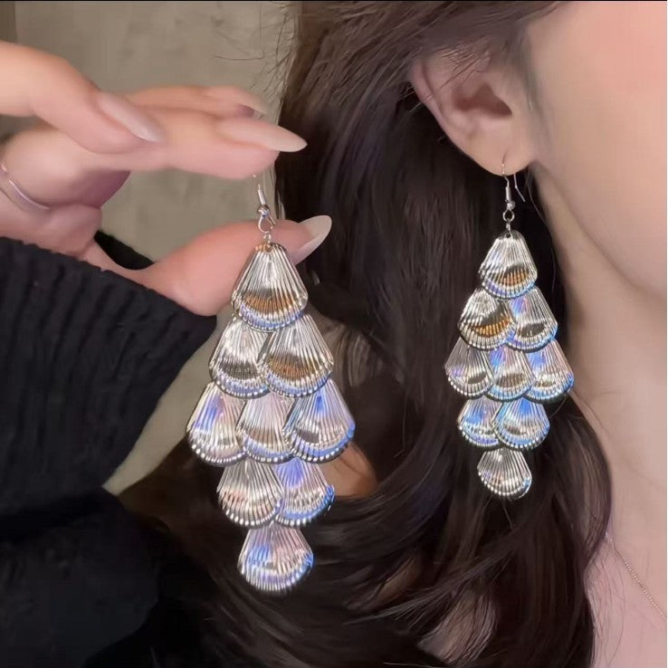 Women's Exaggerated Geometry Metal Circle Tassel Light Luxury High-grade Elegant Ear Earrings