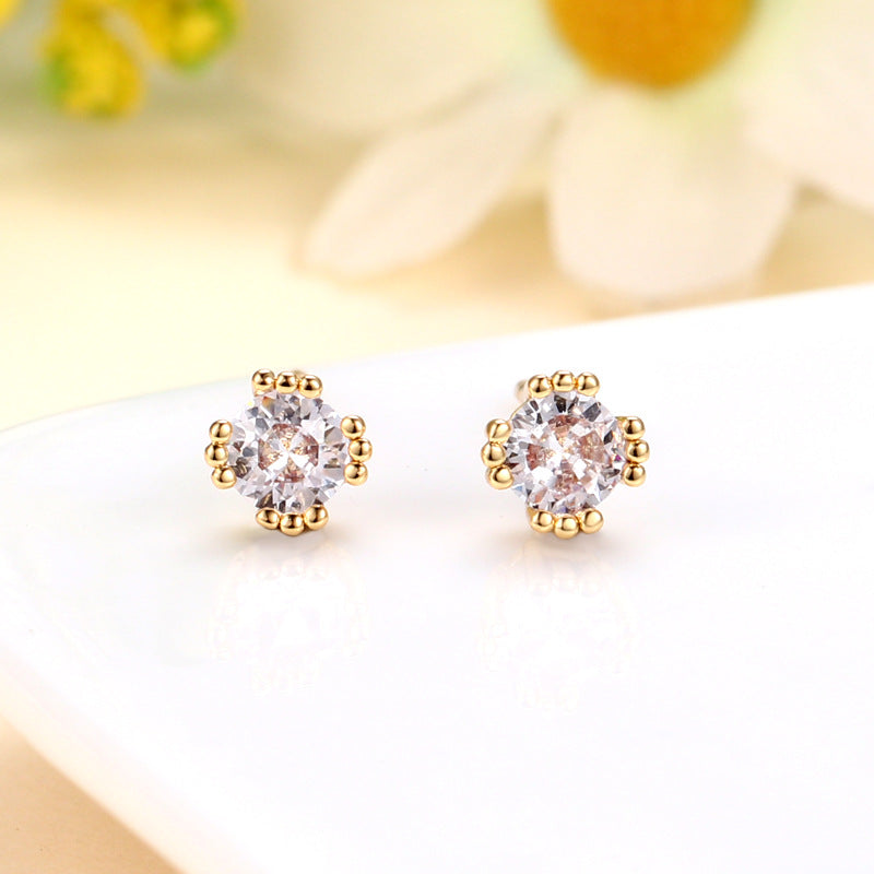 Women's Classic Style Simple Heart-shaped Elegance Retro Five-pointed Earrings
