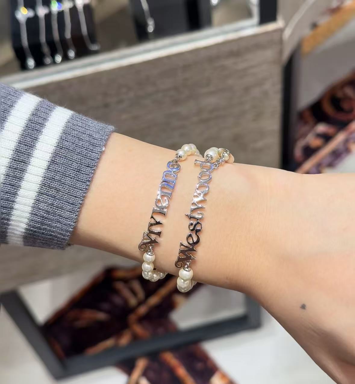Temperament Entry Lux Elegant Letters High-grade Clavicle Necklace