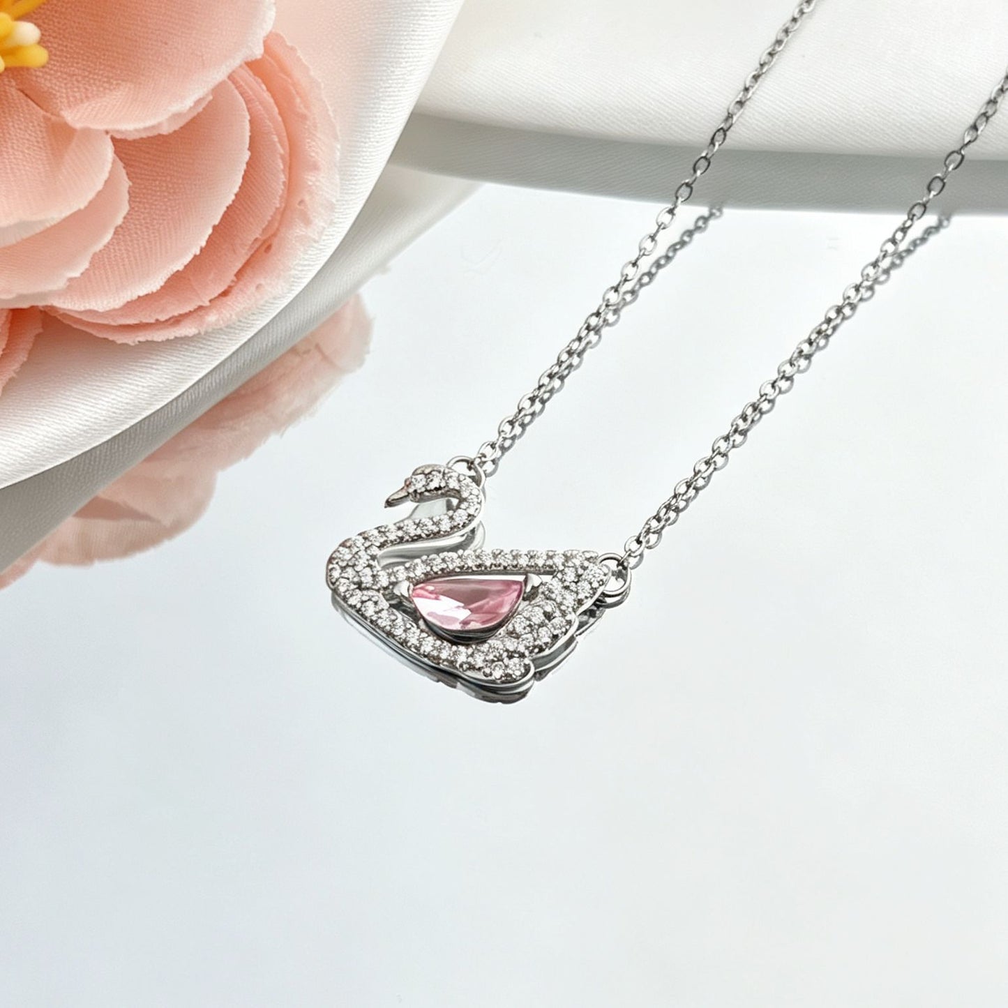 Women's Swan Light Luxury High-grade Clavicle Chain Elegant Necklace