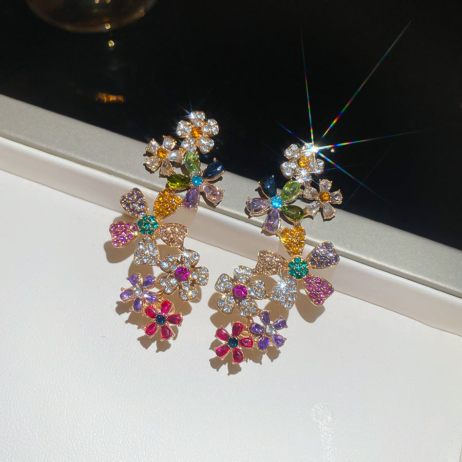 Women's Sier Needle Zircon Spiral Texture Retro Pendants