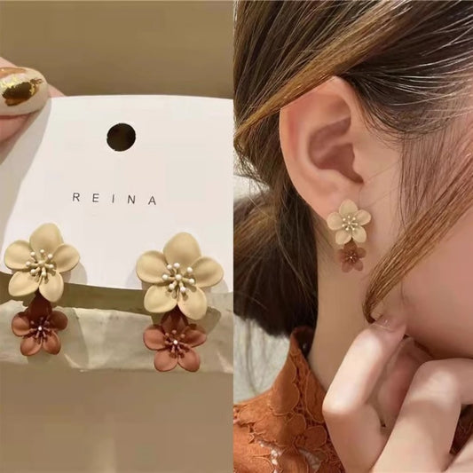 Design Contrast Color Painted Flower Personality Minimalist Stud Earrings