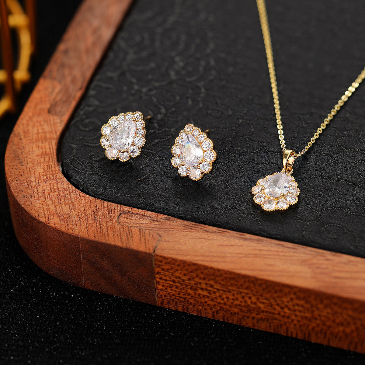 Glamorous Comfortable Two-piece Affordable Luxury Fashion Jewelry Set