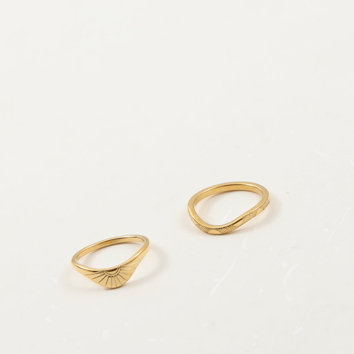 Curved Sunflower Pattern Titanium Steel Gold Rings