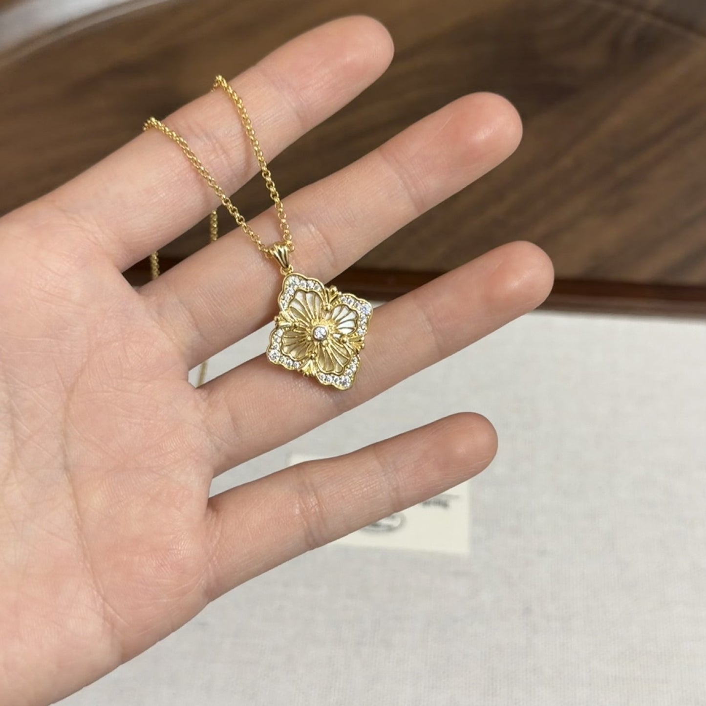 Women's Italian Brushed Cloth Clover Large Fritillary Clavicle Chain High-grade Necklace