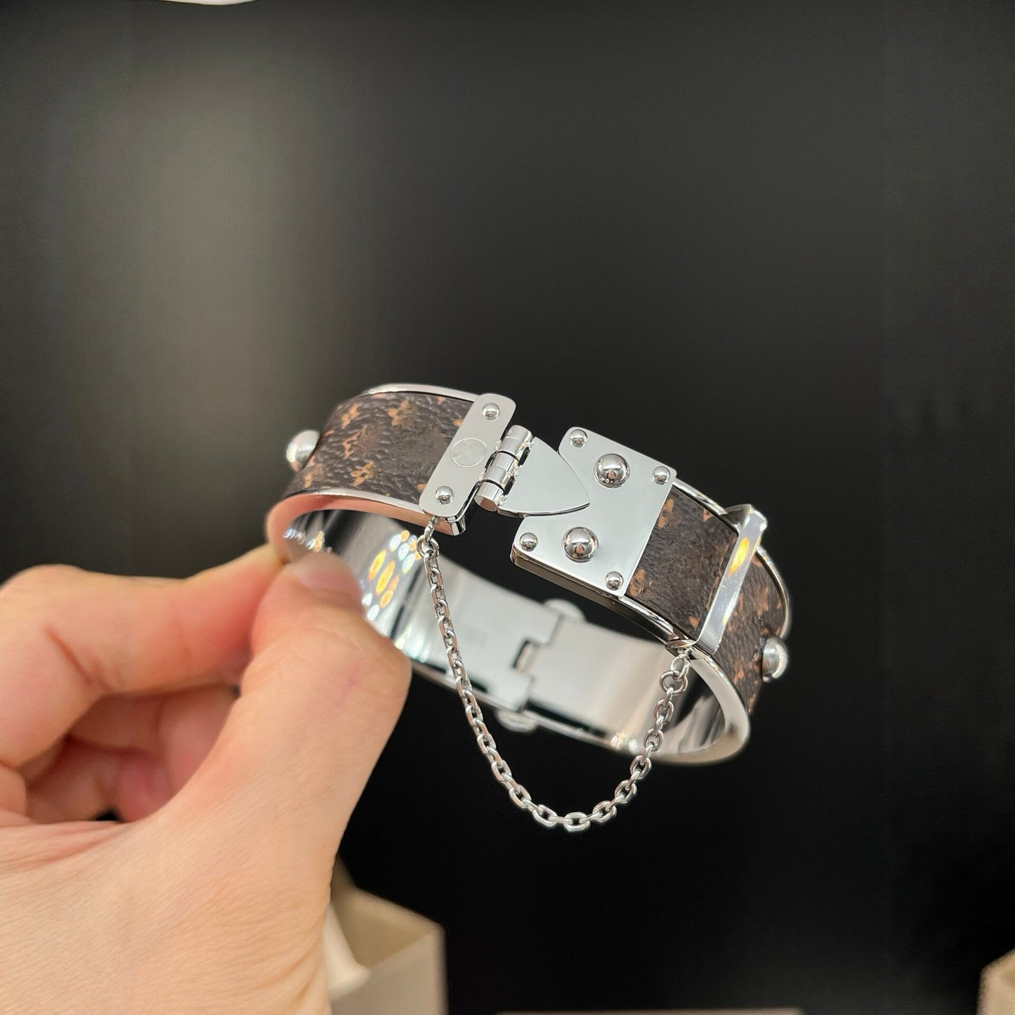 Women's & Men's Leather Wide V-shaped Buckle Affordable Luxury Fashion Couple Simple Bracelets