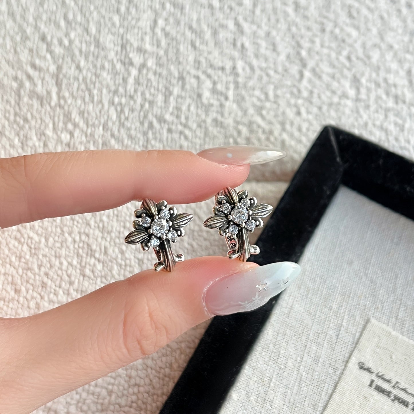 Women's Cross For Retro Aloofness Style Design Earrings