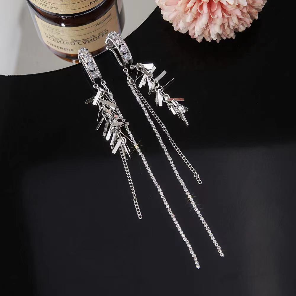 Women's Cool Cold Style Inlaid Zirconium Ear Clip Sequin Rhinestones Tassel Rings