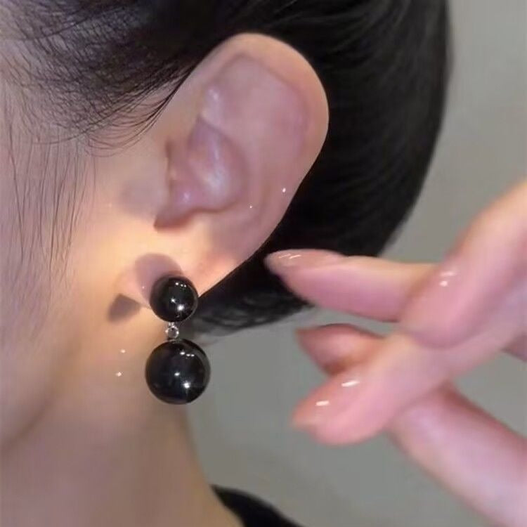 Women's White Black Pearl Sier Pin Simple Face Small Earrings
