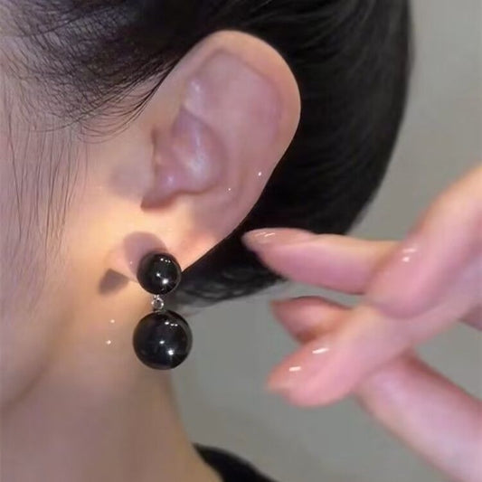 Women's White Black Pearl Sier Pin Simple Face Small Earrings