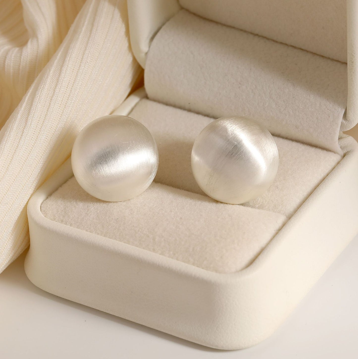Retro Style Designer Model Brushed Ball Frosty Stylish Unique Advanced Earrings