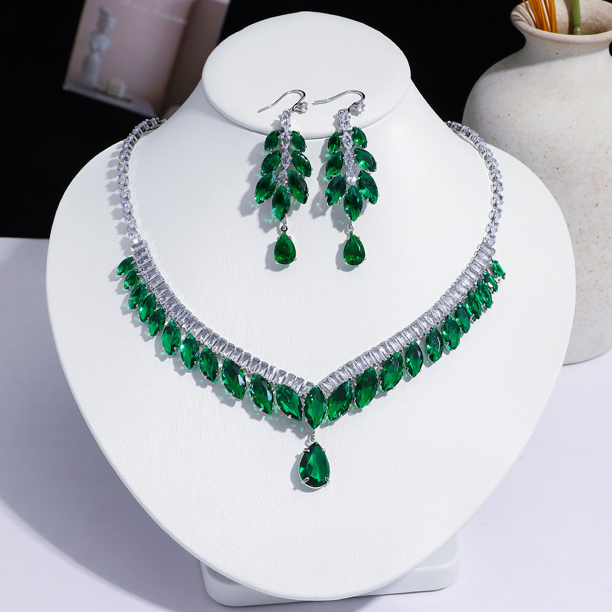 Fashion Trend Zircon Green Butterfly Tassel Necklace