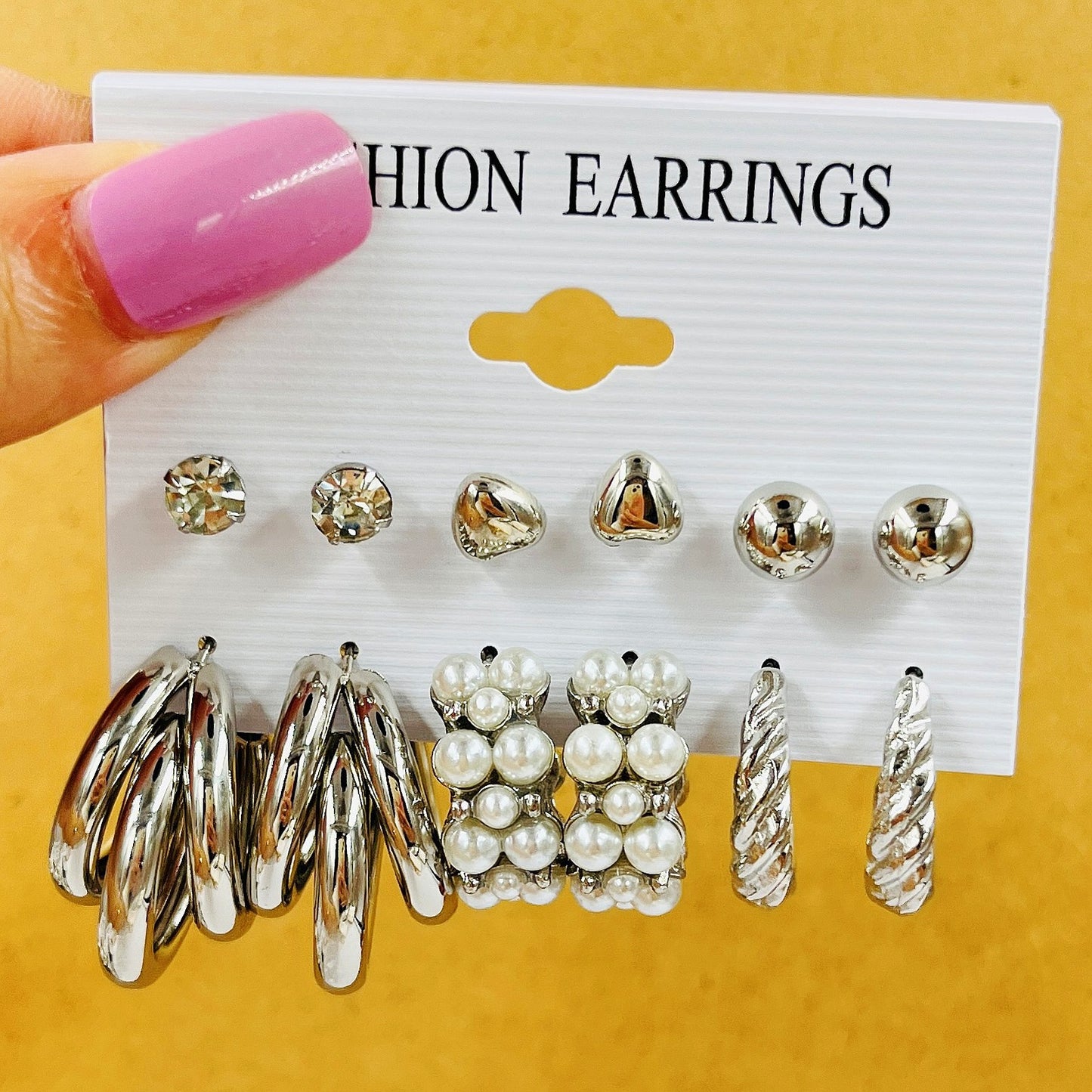 Women's Inlaid Pearl Twist Temperament Pieces Creative Retro Golden Rings