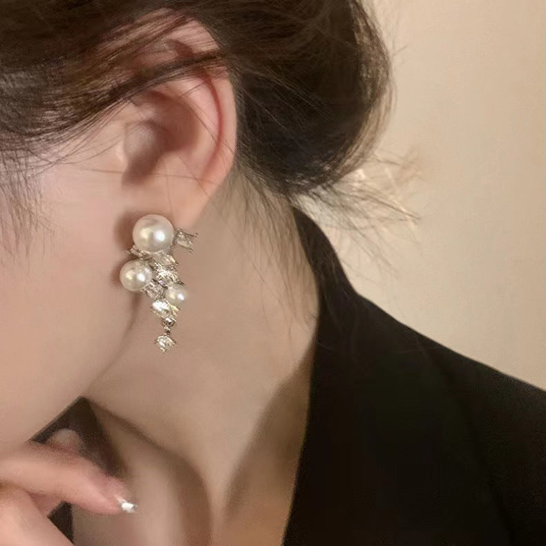 High-grade Retro Baroque Good-looking Pearl Niche Winter Earrings