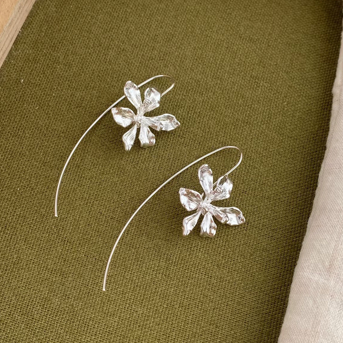 Dopamine Sweet Niche Flower Pearl Fashion Exquisite Stud Earrings
