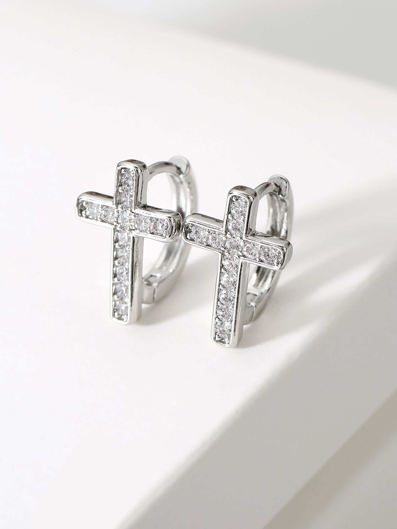 Refined Zircon Female Design High Sense Ear Personality Earrings