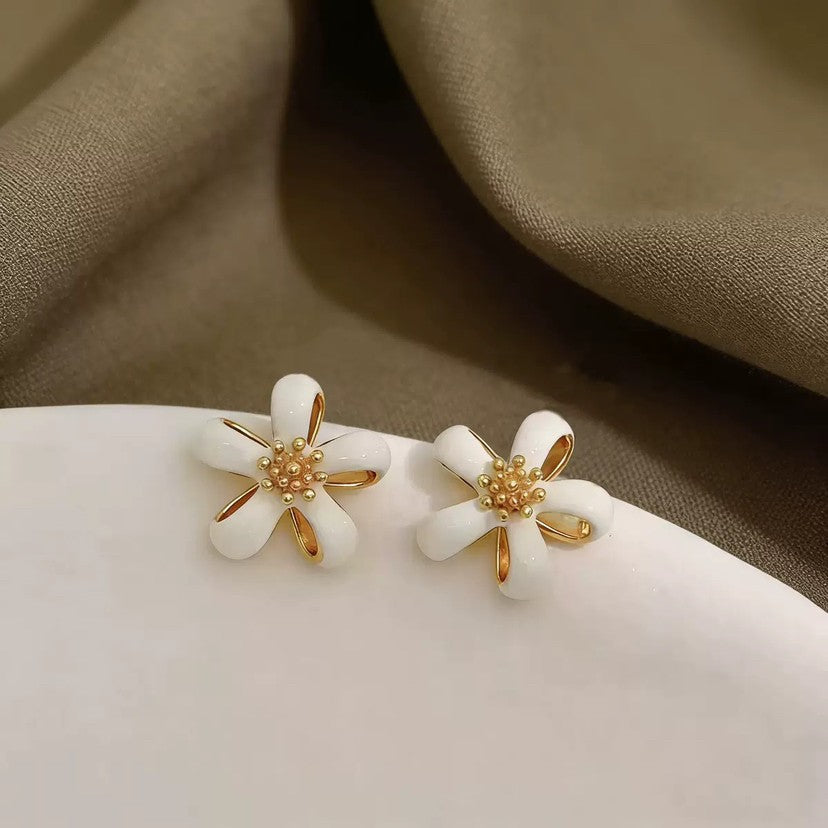 Women's Yellow Flower For Stylish Simple Versatile High-grade Stud Earrings