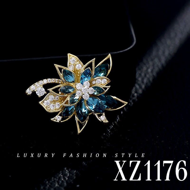Women's Golden Carp Brooch Exquisite Corsage Luxury Brooches