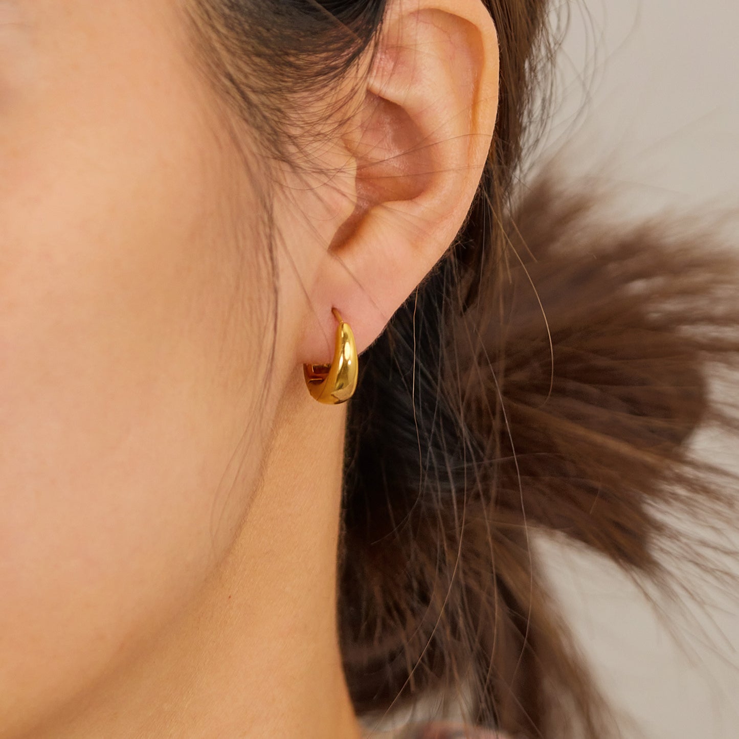 Women's Stainless Steel Fashionable Simple Elegant Circle Light Luxury Earrings