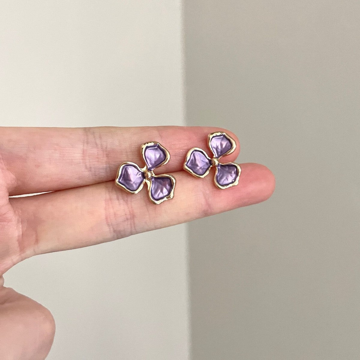 Retro Color Flower Enamel Special Interest Light Necklace