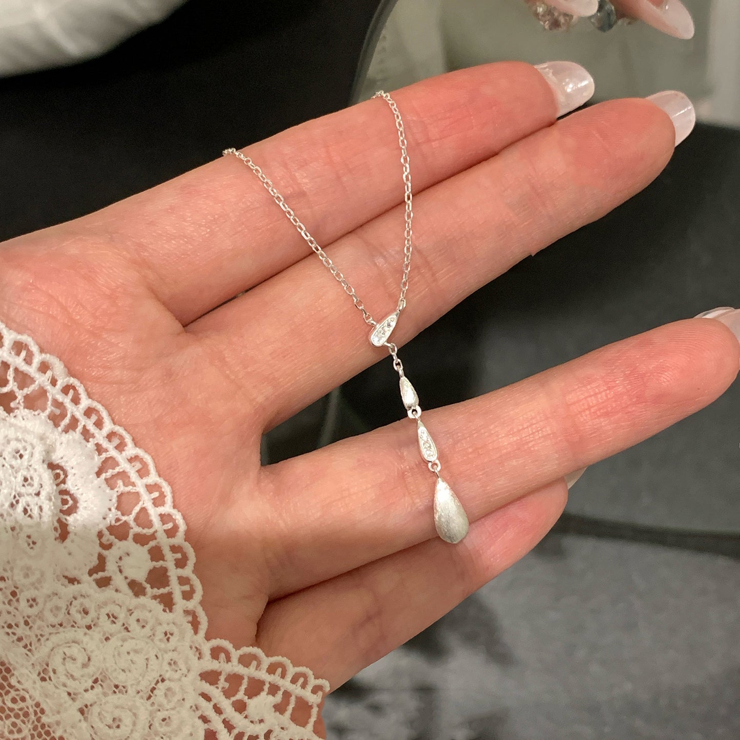 Women's Y-shaped Rhinestone Brushed Water Drop Retro Style Niche Exquisite High-grade Necklaces