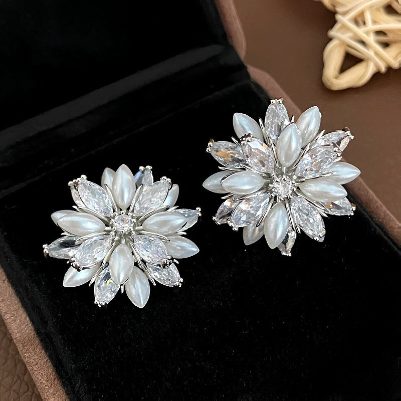 Zircon Pearl Flower Light Luxury High-grade Personalized Earrings