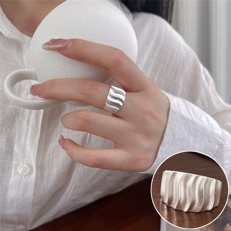 Women's Geometric Fashion Twisted Open-end Personality Hip Rings